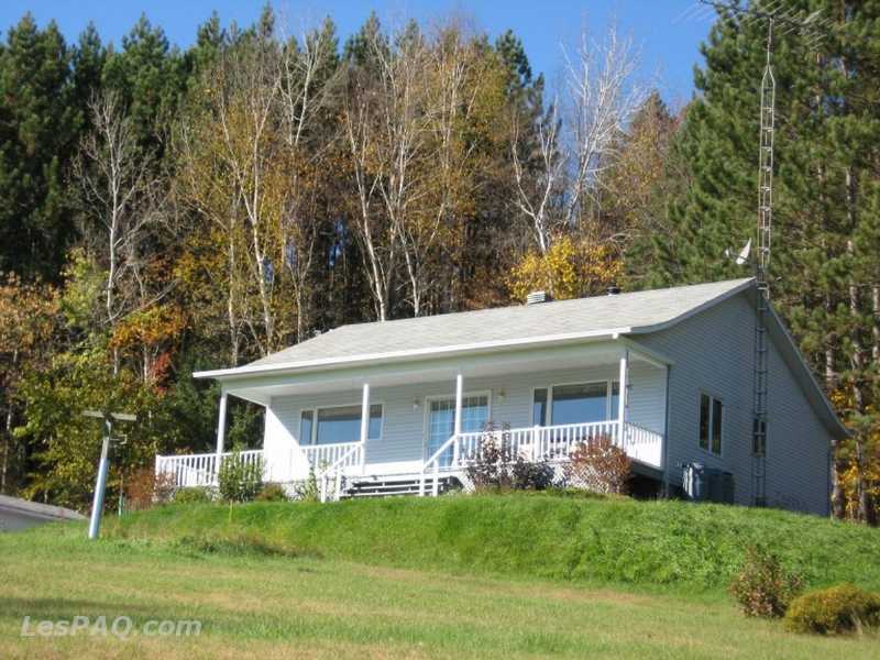 Maison de campagne avec 38 acres