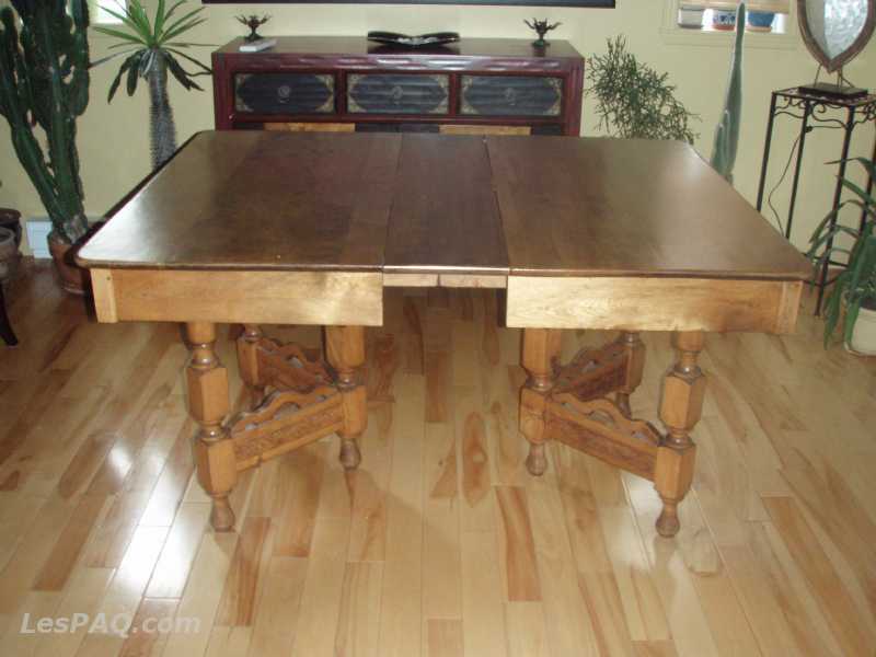 Table en bois antique