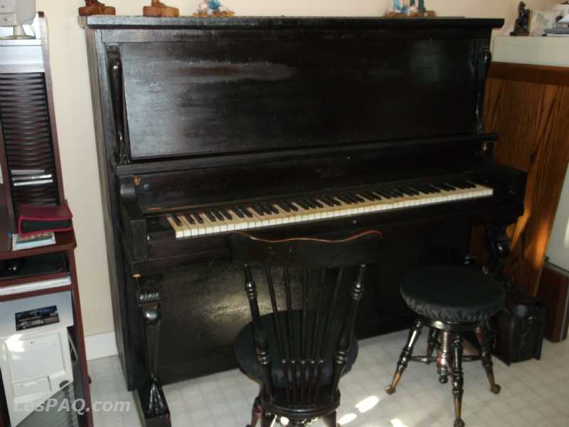 À VENDRE PIANO ANTIQUE