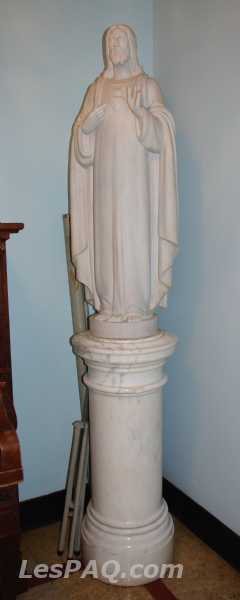 Statue Jésus en pierre - piliers marbre