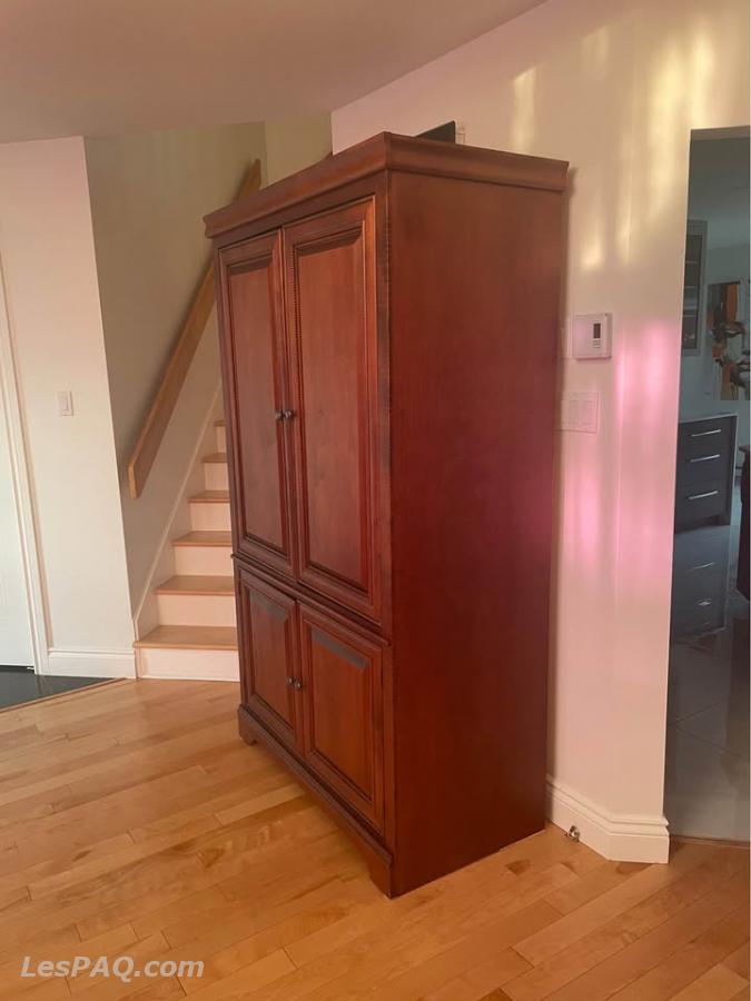Armoire en bois de Philippe Dagenais